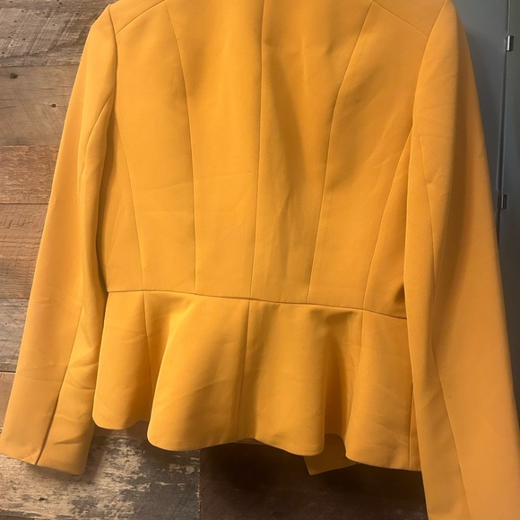 White House black market yellow blazer 6p - Picture 3 of 3